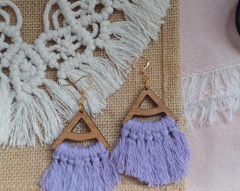 Pendientes bohemios con flecos triangulares: nogal y algodón reciclado