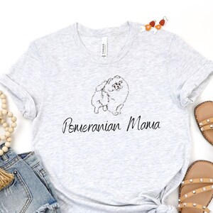 Pomeranian Mama T-Shirt, Dog Lover Shirt, Pomeranian Lover Shirt, Pomeranian Mom Gift, Pomeranian Shirt, Mothers Day Gift for Dog Moms