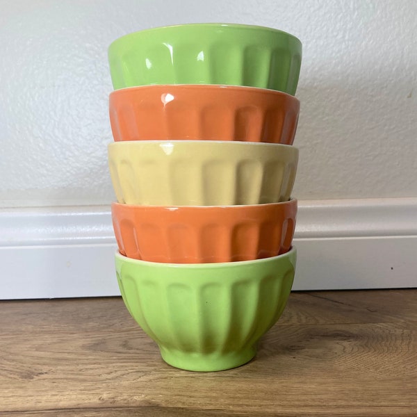 Bright Modern Ribbed Ceramic Ice Cream Bowls