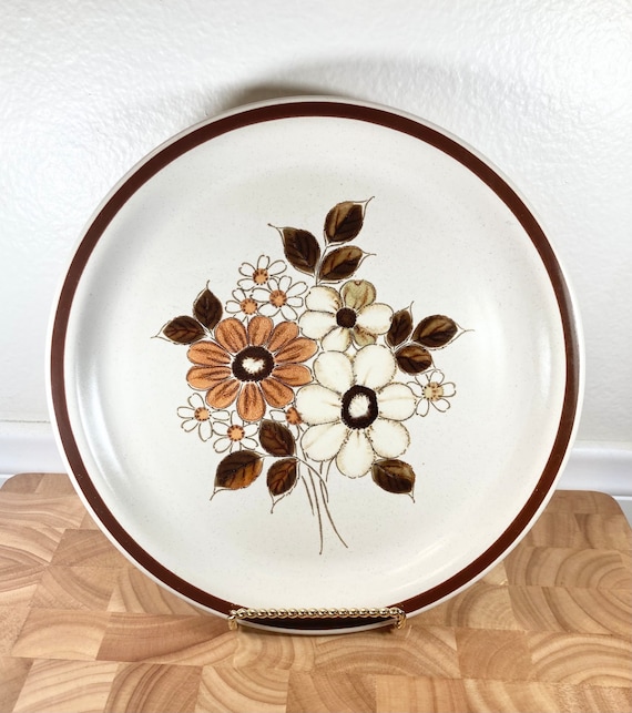 * antique plate ୨୧* フラワーレリーフ アンティークプレート Complete Plate Collection January - December - Franklin Porcelain