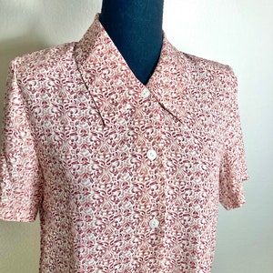 Vintage Women’s Red & White Patterned Button Up Blouse Size Small