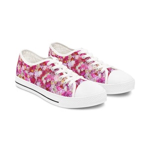 Sneakers con motivo floreale con rose rosa, scarpe da sposa ...