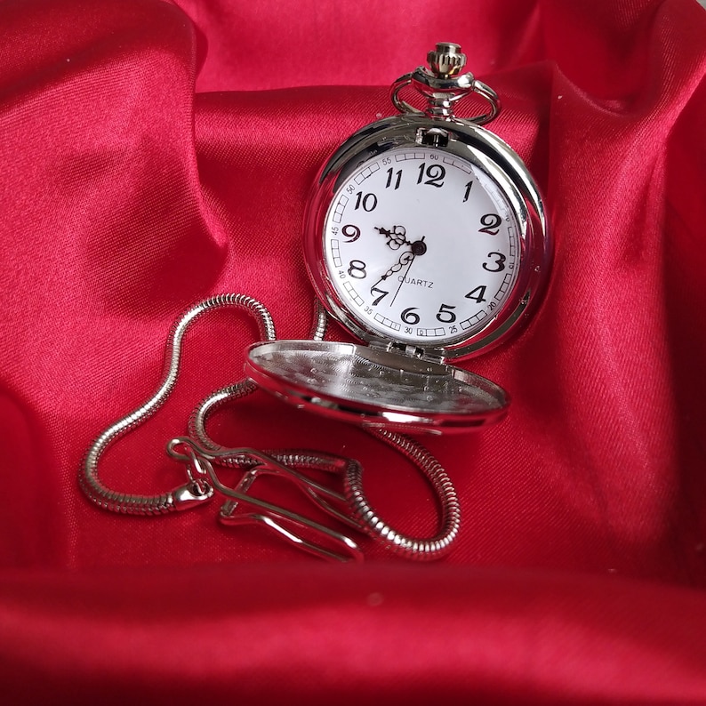 Stylish and convenient silver-colored chain pocket watch that you can order as a gift to your father for Father's Day