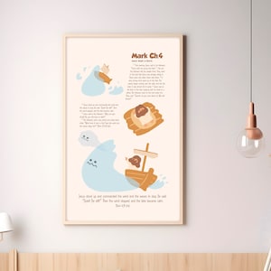 Puede incluir: Una ilustración imprimible de una historia bíblica de Marcos capítulo 4. La ilustración representa a Jesús calmando una tormenta en un barco con una ola azul y blanca y un barco marrón. El texto dice "Jesús se levantó y ordenó al viento y a las olas que se detuvieran. Dijo: '¡Calmaos!' Entonces el viento cesó y el lago se calmó. Marcos 4:39-41."