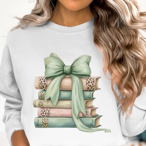 Sage Coquette Bücherstapel PNG, Schleife Bücherstapel Clipart, Stapel Bücher, Bücherillustrationen, Buchliebhaber Bild 4