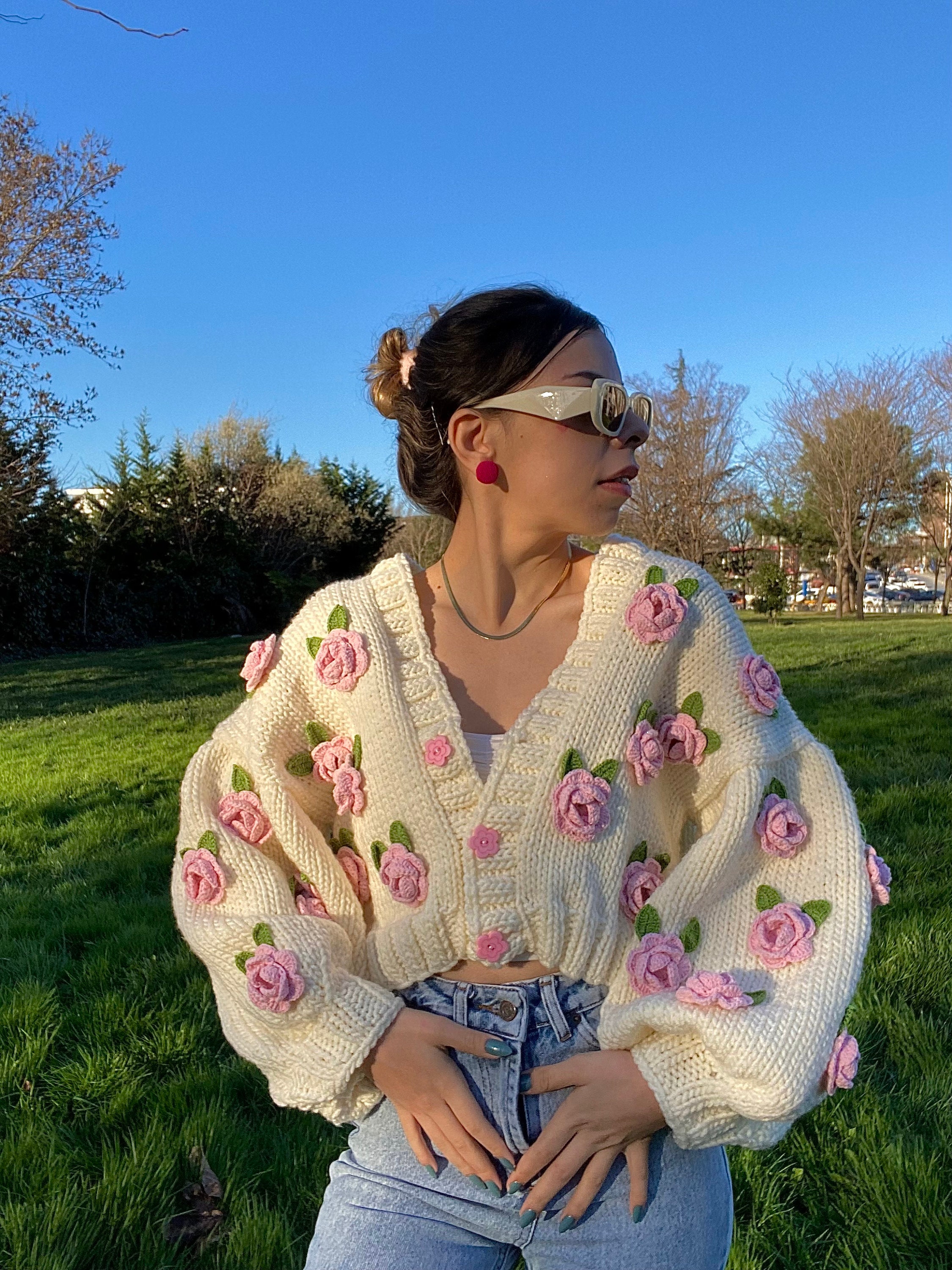 Beggonya, Pink Roses Cardigan , Chunky Cropped Cardigan for Woman