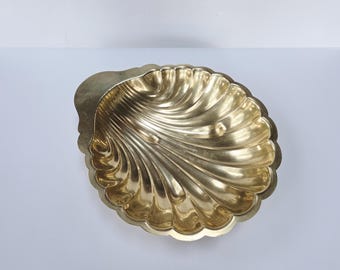 Vintage Solid Brass Seashell Serving Bowl, Large Gold Scallop Shell  Tray, Beach House Accent, Coastal Decor