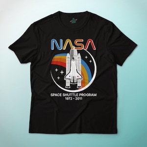 NASA Technicolor Worm Logo National Aeronautics and Space Administration Space Shuttle Program 1972-2011 Graphic Art Tees T-Shirt