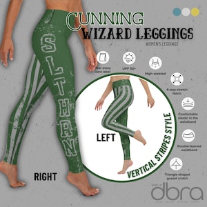 Puede incluir: Leggings verdes y grises con rayas verticales y la palabra "SLYTHERIN" impresa en el lateral. Las leggings están diseñadas para mujeres y presentan un ajuste de cintura alta, tejido elástico de 4 vías y una cintura elástica cómoda.