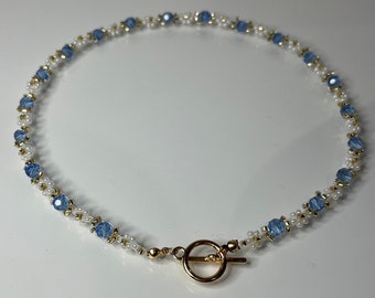 White/ Gold Continuous Beaded Daisy Choker With Pearls
