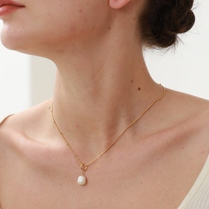 Pearl Satellite Chain Necklace: 18k Gold Plated Bobble Pendant