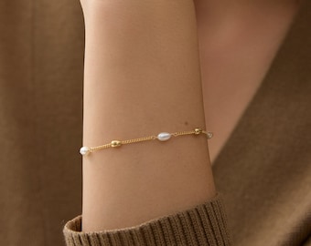 18k Gold Mini Pearl Bracelet • Gold Pearl Jewellry • Minimalist Pearl Bracelet • Gold Bead Bracelet • Christmas Gift • Gift For Her