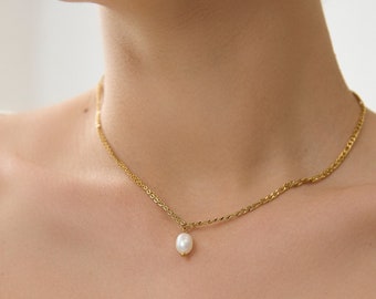 18k Gold Pearl Drop Necklace • Curb Chain • Gold Necklaces • Drop Necklace • Pearl Necklace Gifts • Gift For Her • Pearl Necklaces Gold