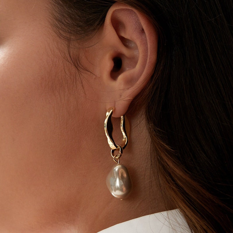Beautiful Pearl Drop Earring