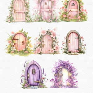 K&ouml;nnte beinhalten: Aquarell-Clipart mit acht skurrilen Feent&uuml;ren in verschiedenen Designs. Die T&uuml;ren sind haupts&auml;chlich rosa und lila, verziert mit Blumen, Gr&uuml;n und Feenfl&uuml;geln. Der Text "Fairy Door" und "8 watercolor clipart" befindet sich unten.