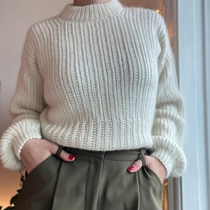 Wzór na sweter szydełkowy | Sweter z dzianiny w formacie PDF (angielski) | Sweter w stylu retro z prążkami | Sweter "I'll Pencil You In" zdjęcie 4