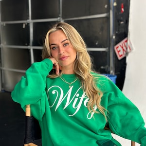 Green Wifey Crewneck gift ideas for brides, newly engagement for bridal shower, bachelorette, holiday season, Christmas gift for her