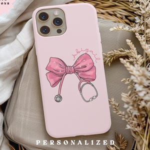RN Personalized Stethoscope Bow Phone Case Pink Girly Aesthetic Nursing Student Gift Nurse Practitioner OBGYN DR Iphone 17 16 Samsung Google