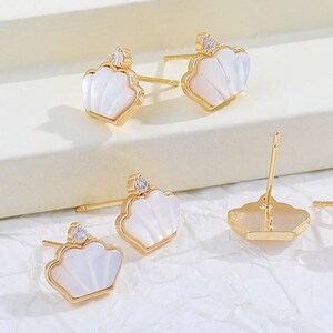 ホワイトシェルバタフライクラウンイヤリング、ジルコニアイヤリング、ゴールドメッキイヤリングコラム、イヤリングアクセサリー卸売供給 - LT2209