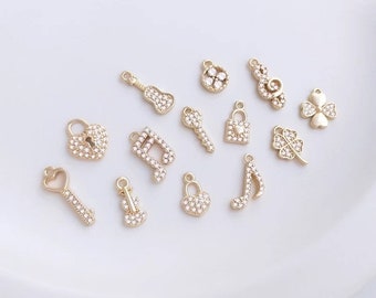 純プラチナ ミニペタル4連チャーム