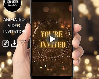 Może przedstawiać: Smartfon wyświetla animowane zaproszenie wideo w kolorze złotym z napisem "YOU'RE INVITED" na błyszczącym tle. Telefon jest trzymany w dłoni, z logo Canva Template i innymi ikonami.