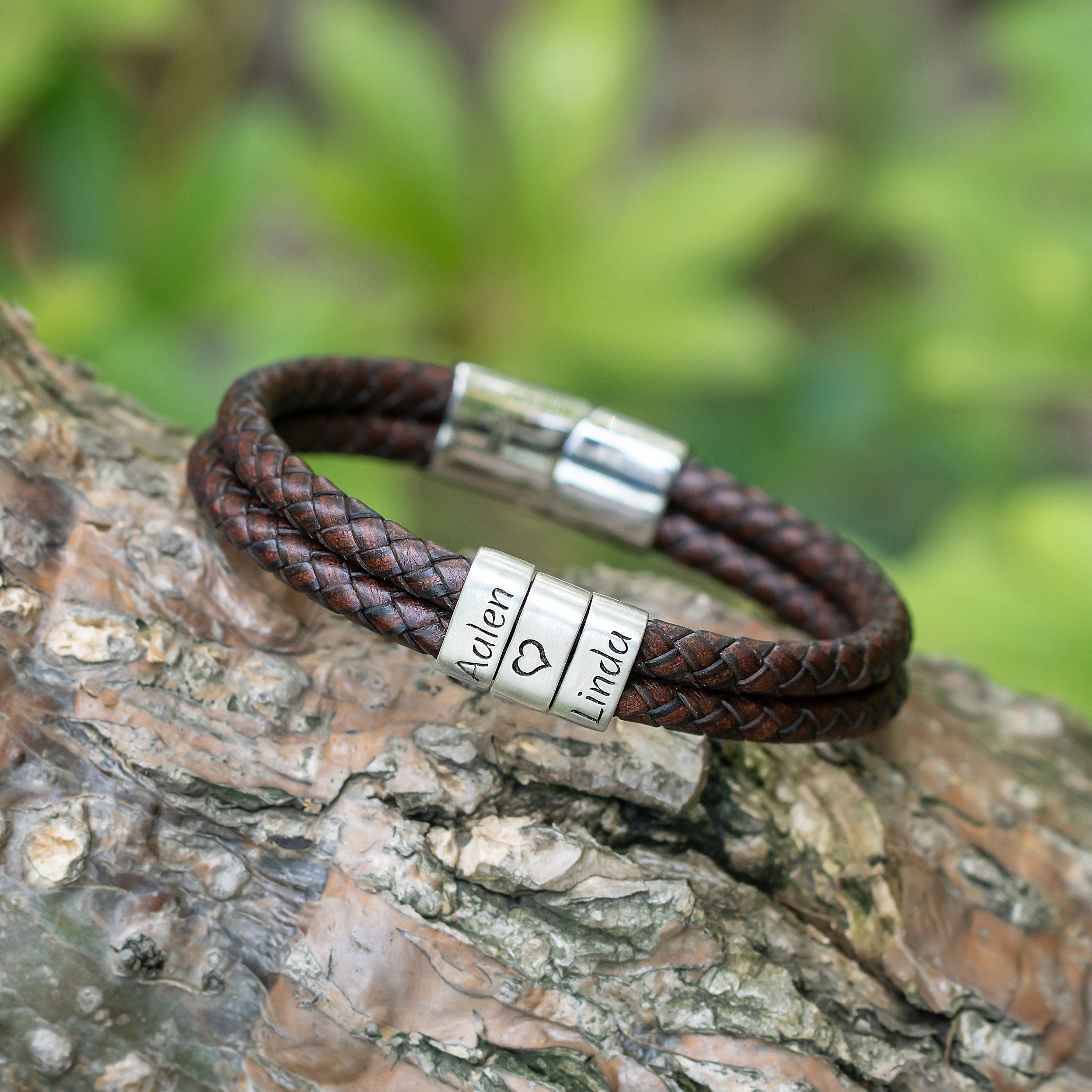Braccialetto da uomo personalizzato in pelle con perline e 1-8 perline con nome personalizzato e nome della lettera in acciaio inox, con nome e nome di famiglia, regalo per padre, Black Beads