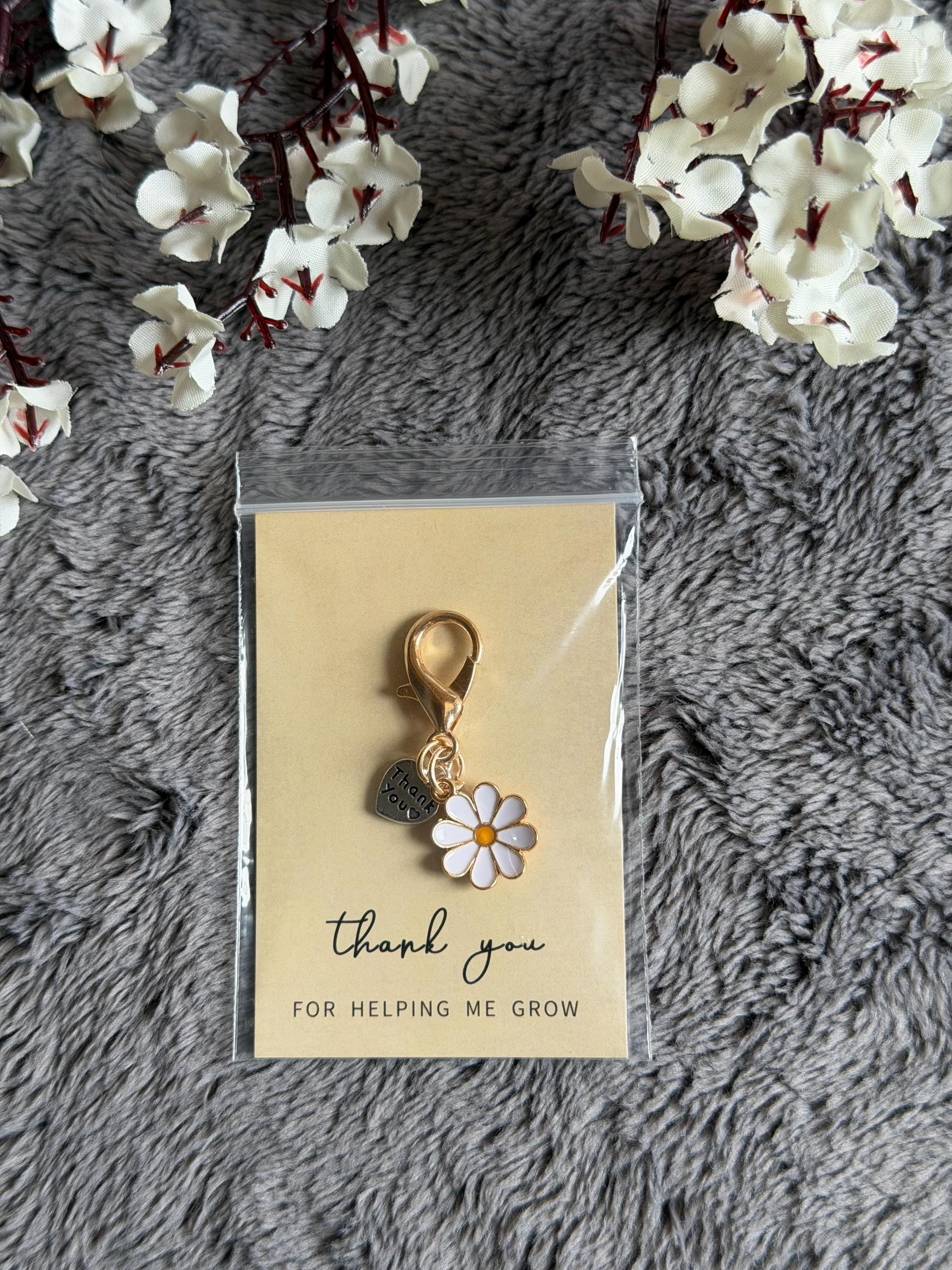 Daisy Pocket Hug Keychain Charm, Gift Idea for Family Friends Co ...