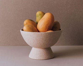 Terrakotta-Sockelschale - Handgemachte Keramik-Obstschale - Rustikales, modernes Herzstück
