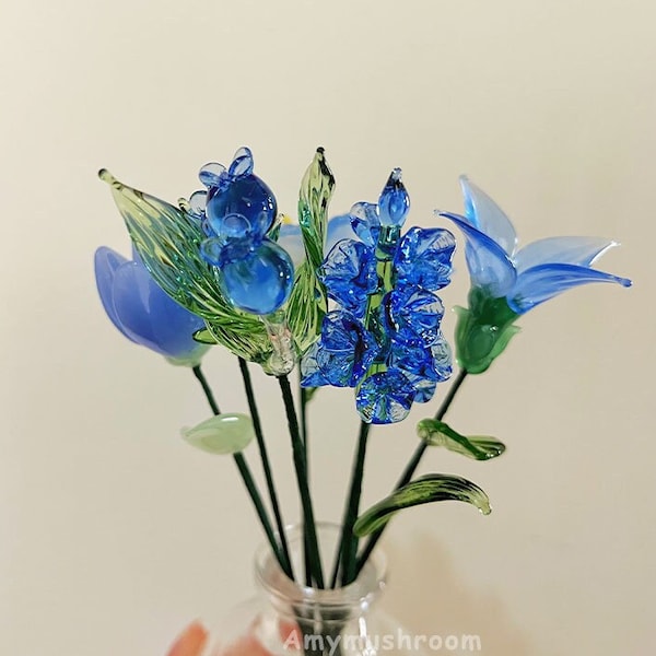 Boho Glas Delphinium Figur, süße Lilien Glas Fugurine, Benutzerdefinierte Glas Blume, Home Office Dekor, Geburtstagsgeschenk für sie, frau, freundin