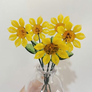 Yellow Glass Sunflower Figurine, Cute Mini Glass Flower, Boho Home Deocr, Glass Art, Graduation Gift for Her, Unique Birthday Gift for Mom