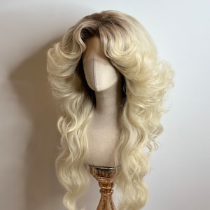 Big 70s wig with roots