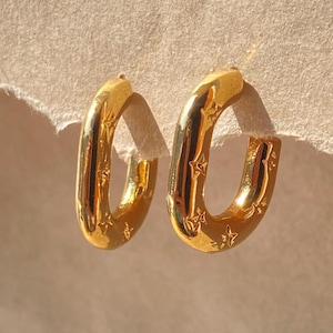 18K Gold Plated Huggie STATEMENT Earring Modern Small Gold Oval Hoop Everyday Minimalist Gold Earring Unique Star Huggie Gold Plated Jewelry