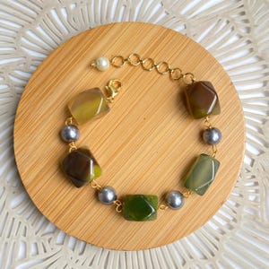 Gem Stone Pearl Bracelet 18K Gold Plated Statement Bracelet Natural Color Gemstone Gray Pearl Chunky Bracelet Modern Gold Multi Bead Jewelry