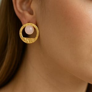 Pink Stone Earrings UNIQUE Rose Quartz Studs 18k Gold Earring Natural Pink Gemstone EVERYDAY Statement Jewelry Vintage Gold Bridesmaid Gift