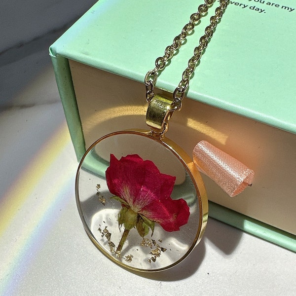 Pressed Flower Necklace, Red Rose Bud, Gold Or Silver, Real Dried, Round Pendant, Love Gift For Her, Girlfriend, Valentines Day, Mom Gift,UK