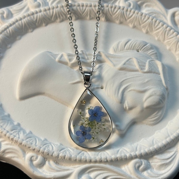 Forget Me Not Flower Necklace,Pressed flower necklace,Real Pressed Flower Necklace,real flower jewellery,Forgetmenot Pendant,Birthday Gift