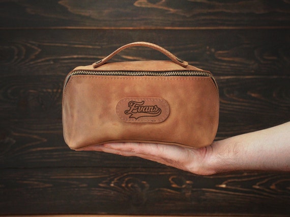 Kit Dopp gravé avec nom, logo, initiales, grand organiseur de cosmétiques de voyage, trousse de toilette personnalisée, kit Dopp en cuir pour homme