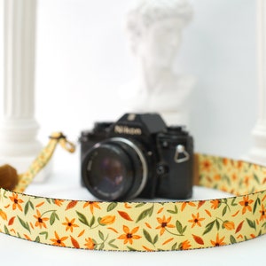 Floraler Kameragurt für Frauen, Personalisierter Kameragurt mit Namen, Blumenmuster Schultergurt für Kamera Nikon Sony Canon Yellow