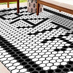 Black and White Chenille Rug: Modern Bathroom Decor image 2