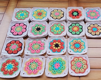 Quadrados de crochê coloridos feitos à mão, motivos de fio de algodão, apliques boho para projetos DIY.