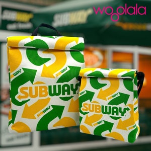 Mochila y bandolera estilo bandolera de comida rápida Subway para hombre, mujer y niños. Resistente al agua, 100 % poliéster reciclado.
