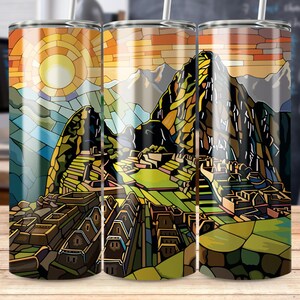 Adesivo para copo térmico de 590ml com vitral de Machu Picchu: Design para sublimação de ponto turístico do Peru (Download digital PNG)