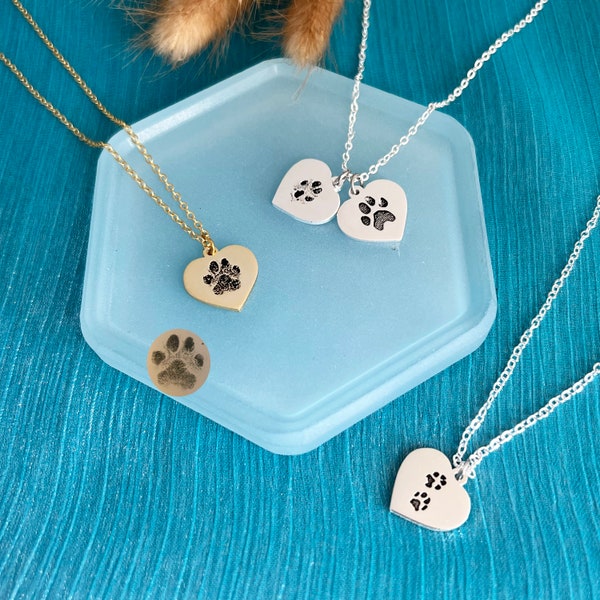 Collier personnalisé avec empreintes de pattes • Collier coeur • Collier avec empreintes de pattes d'animal de compagnie • Personnalisation d'empreintes de pattes réelles • Bijoux pour animal de compagnie