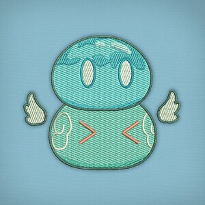 Puede incluir: Un personaje de dibujos animados azul y verde con alas. El personaje tiene dos ojos grandes y una boca sonriente. El personaje está bordado sobre un fondo azul claro.