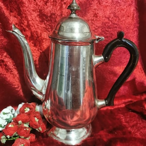 Piatto d&#39;argento inglese vintage caffettiera, contrassegnato, manico in legno di flusso nero EPNS, caraffa da caffè, cucina vintage 1960