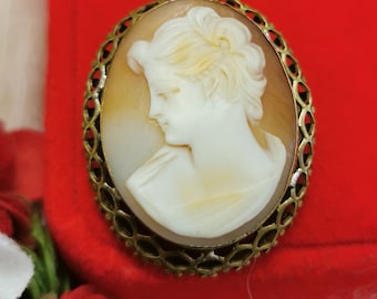 Vintage Cameo Shell Brooch /Pendant Gold plated England 13 Weight 9g
