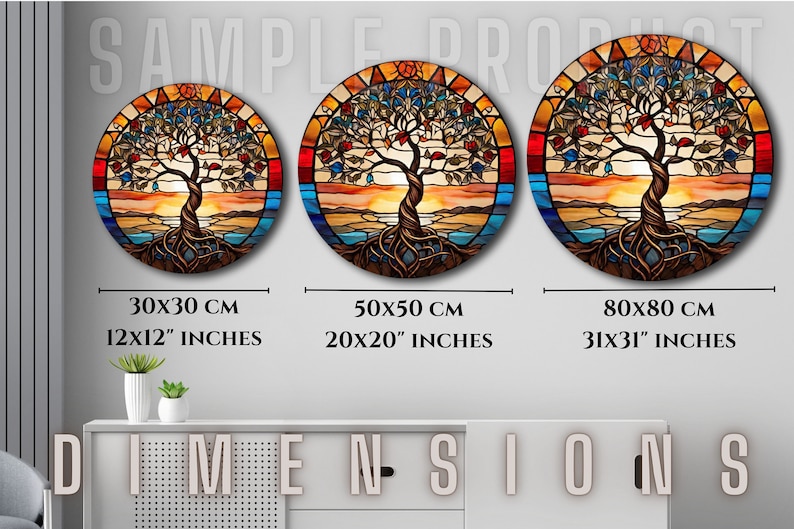 Op de afbeelding: Drie ronde wanddecoraties van glas-in-lood met een boom des levens ontwerp met een zonsondergang achtergrond. De maten zijn 30x30 cm, 50x50 cm en 80x80 cm.