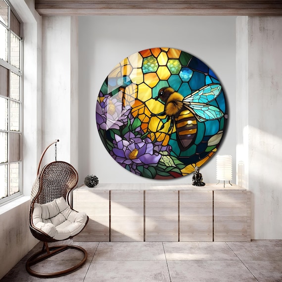 Wandbild aus gehärtetem Glas: Rundes Motiv „Biene & Blumen“ im Buntglas-Stil – Art-déco-Wohndekoration