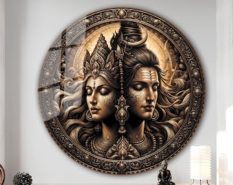 Könnte beinhalten: Runde Wandkunst mit detaillierter Darstellung von zwei Figuren mit aufwendigem Kopfschmuck und Schmuck. Das Kunstwerk ist in Braun- und Goldtönen gehalten, mit komplizierten Mustern und einem kreisförmigen Rahmen.