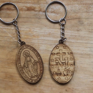 Schlüsselanhänger aus Holz – Wundertätige Medaille – Lasergravur